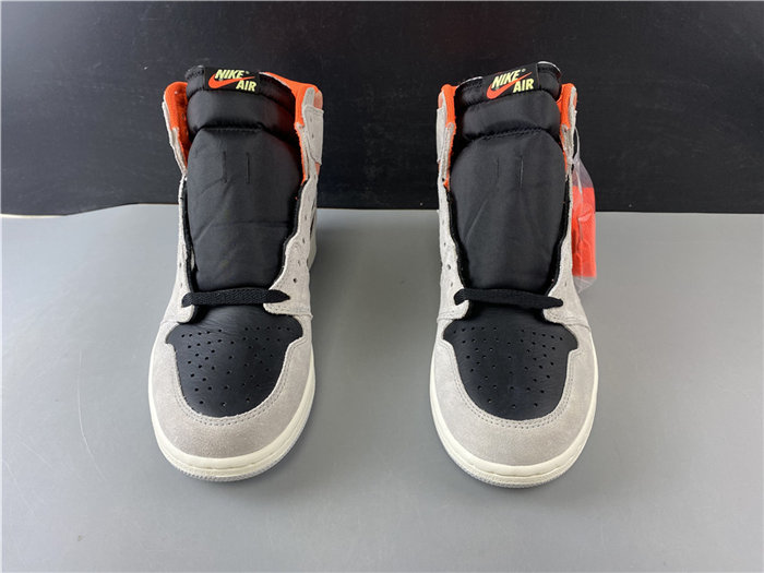 Jordan1 Retro Neutral Grey Hyper Crimson 555088-018