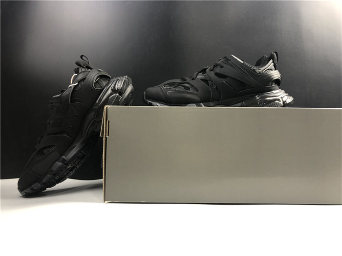 BLCG TRACK SNEAKER 542023 W3GB1 7302