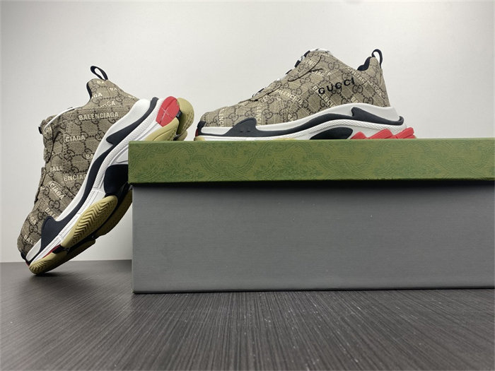 Gocci x BLCG The Hacker Project Triple S Beige 677192 ULZ10 9795