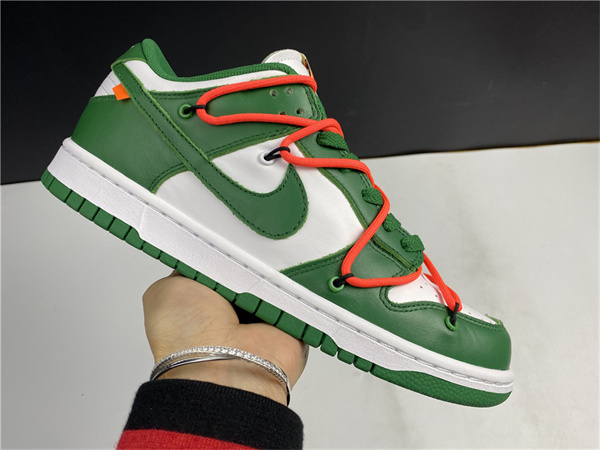 OFF-WHITE x Nike Dunk Low  CT0856-700