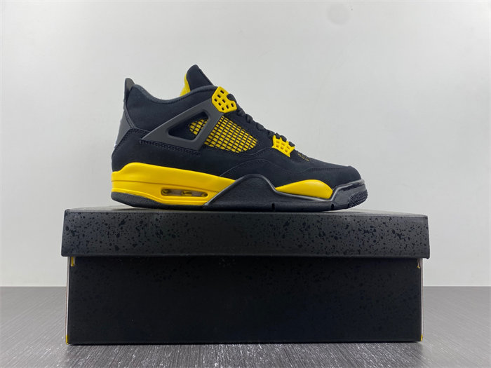 Jordan 4 Retro Thunder DH6927-017