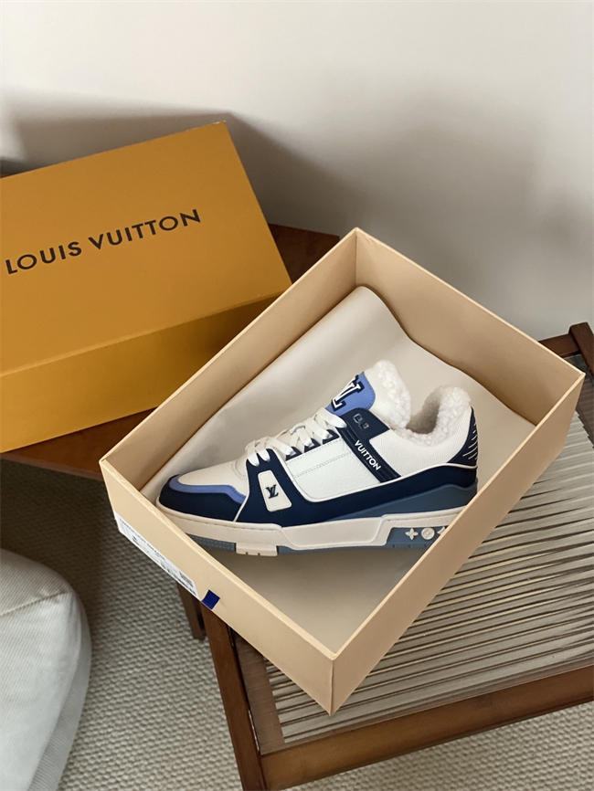Lv Trainer Sneaker 40