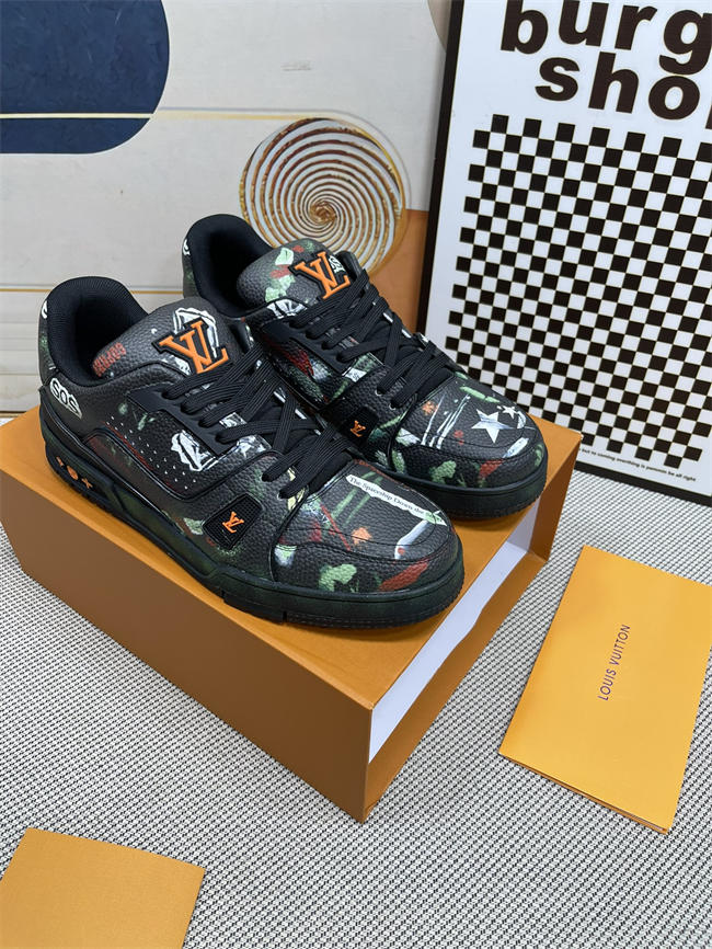 Lv Trainer Sneaker 92