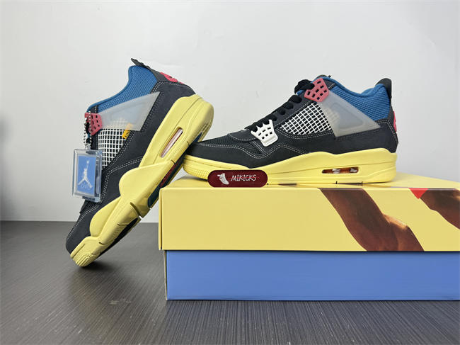 Jordan 4 Retro Union Off Noir DC9533-001